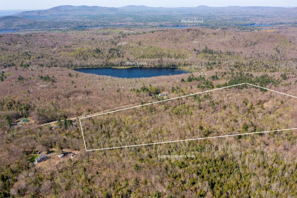 250 Priest Road Northport ME 04849