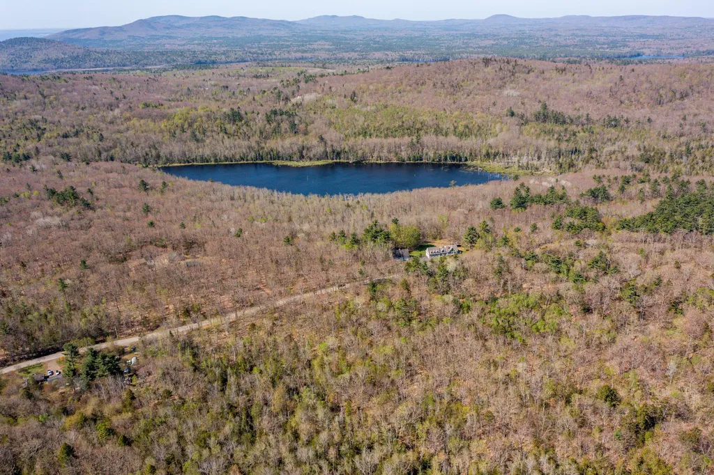 250 Priest Road Northport ME 04849