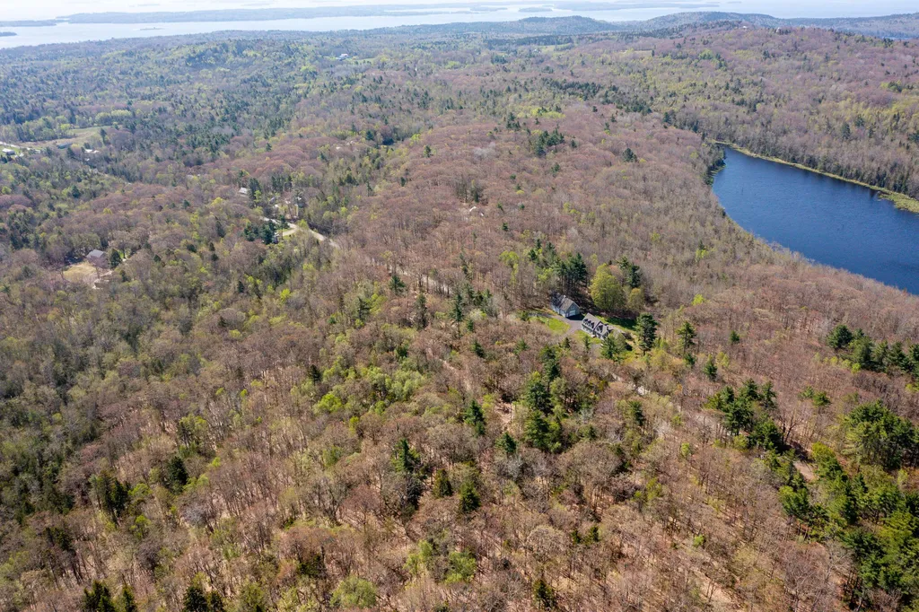 250 Priest Road Northport ME 04849