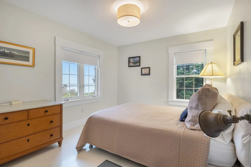 4 Oak Street Kennebunk ME 04043