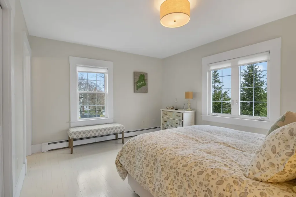 4 Oak Street Kennebunk ME 04043