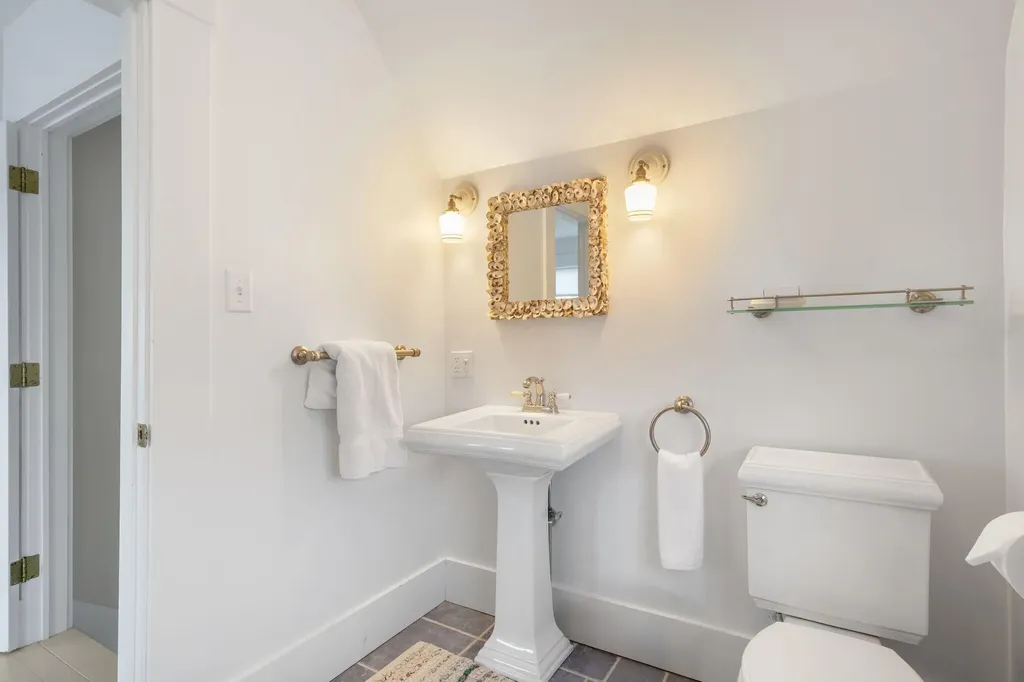 4 Oak Street Kennebunk ME 04043