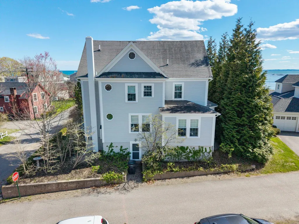4 Oak Street Kennebunk ME 04043