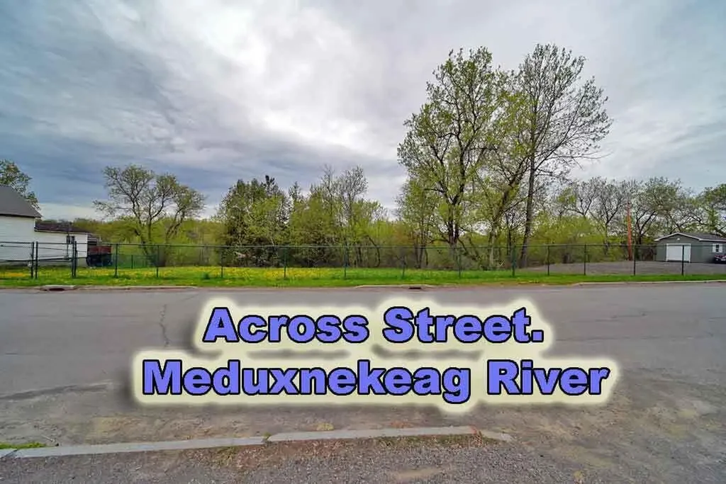 23 Mill Street Houlton ME 04730