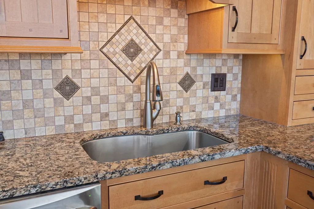 102 Musson Road Raymond ME 04071