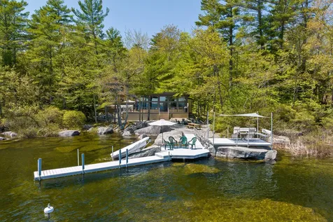 102 Musson Road Raymond ME 04071