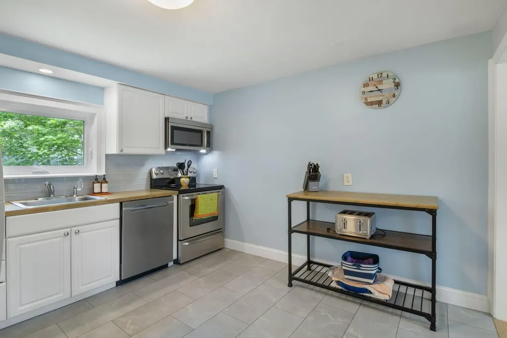32 Kings Court Wells ME 04090
