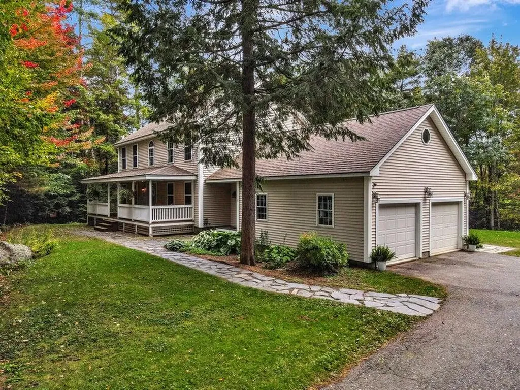 8 Wedgewood Drive Oakland ME 04963