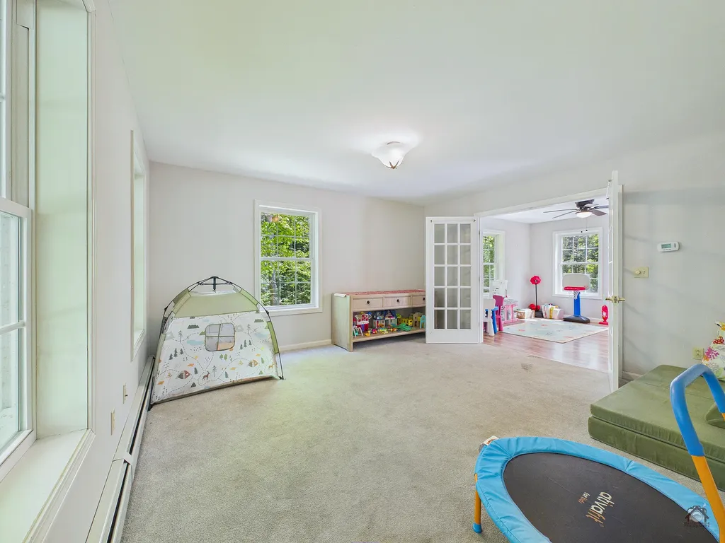 8 Wedgewood Drive Oakland ME 04963