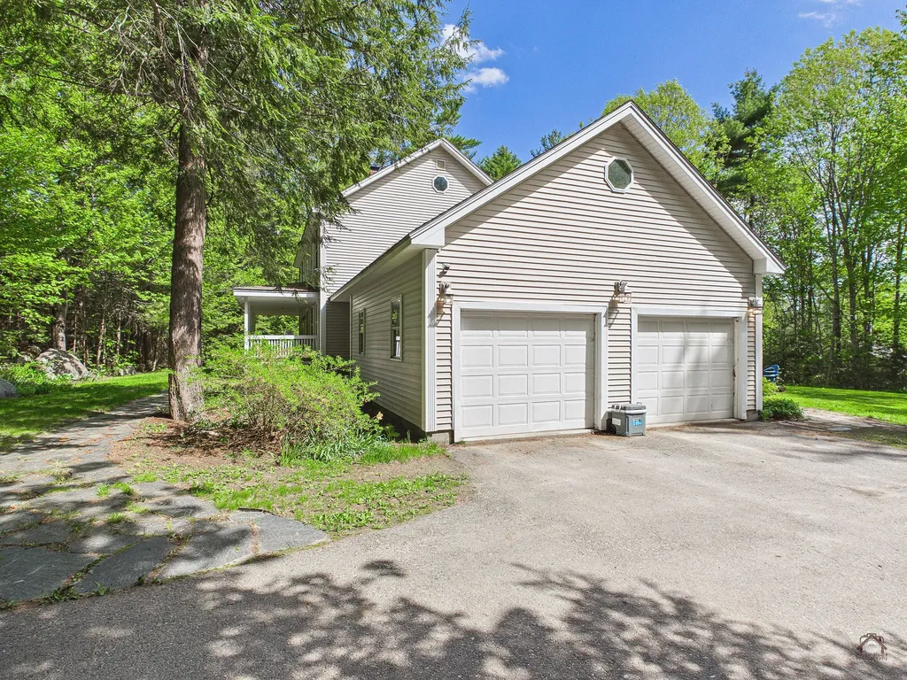 8 Wedgewood Drive Oakland ME 04963