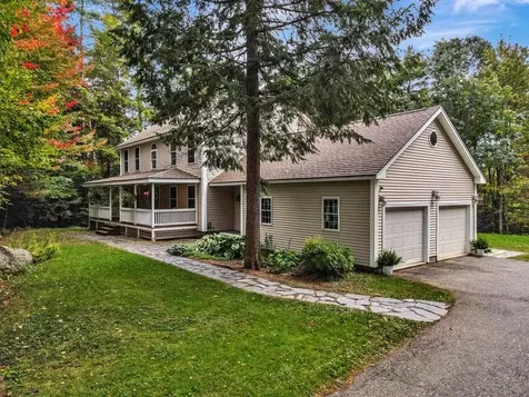 8 Wedgewood Drive Oakland ME 04963