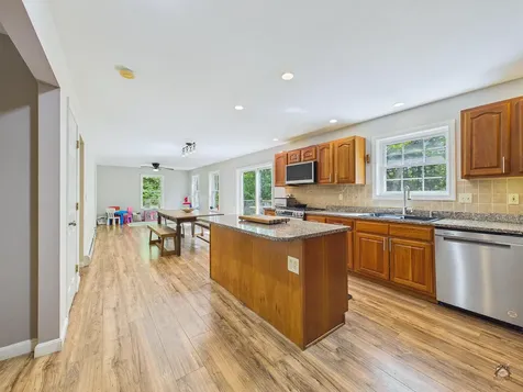 8 Wedgewood Drive Oakland ME 04963