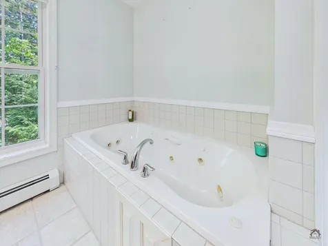 8 Wedgewood Drive Oakland ME 04963