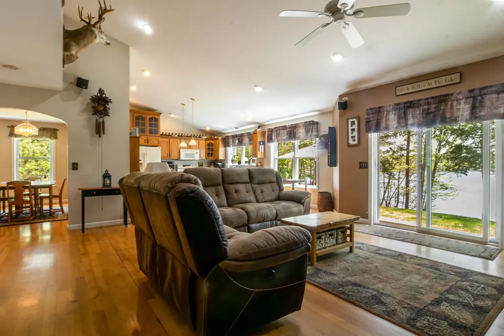 60 Diamond Drive Waterboro ME 04061