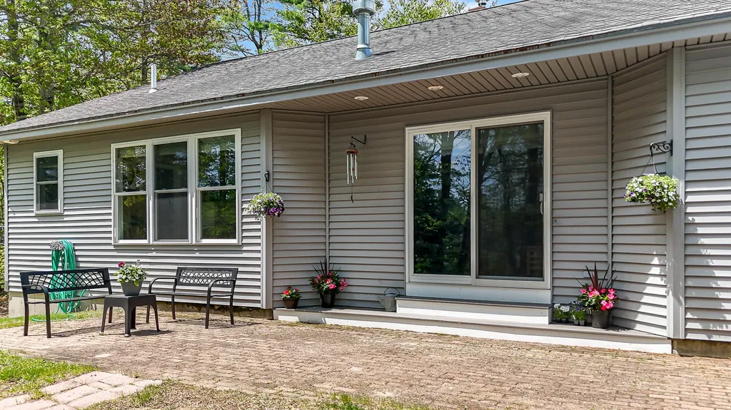 60 Diamond Drive Waterboro ME 04061