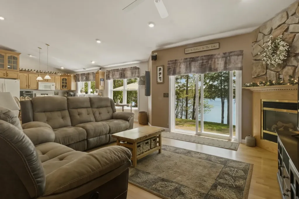 60 Diamond Drive Waterboro ME 04061