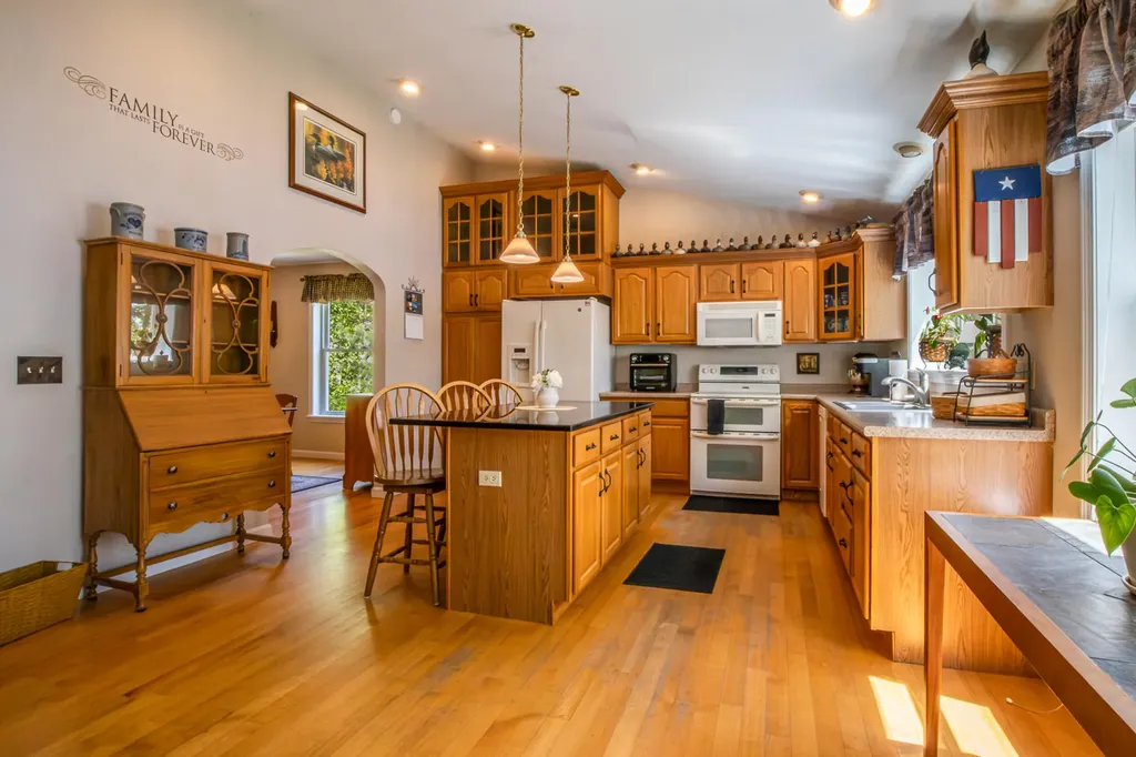 60 Diamond Drive Waterboro ME 04061