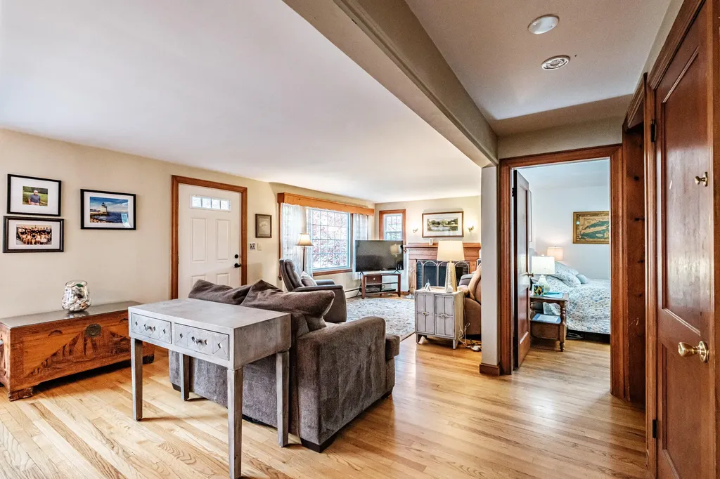 62 Plymouth Road South Portland ME 04106