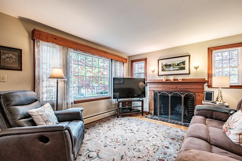 62 Plymouth Road South Portland ME 04106