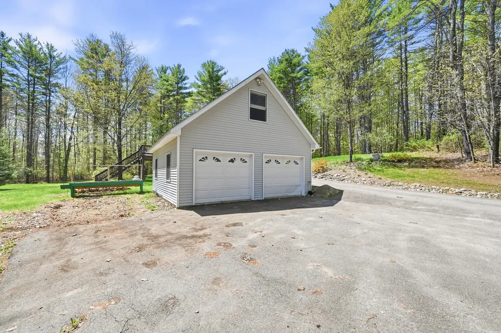 23 Cove Road Readfield ME 04355