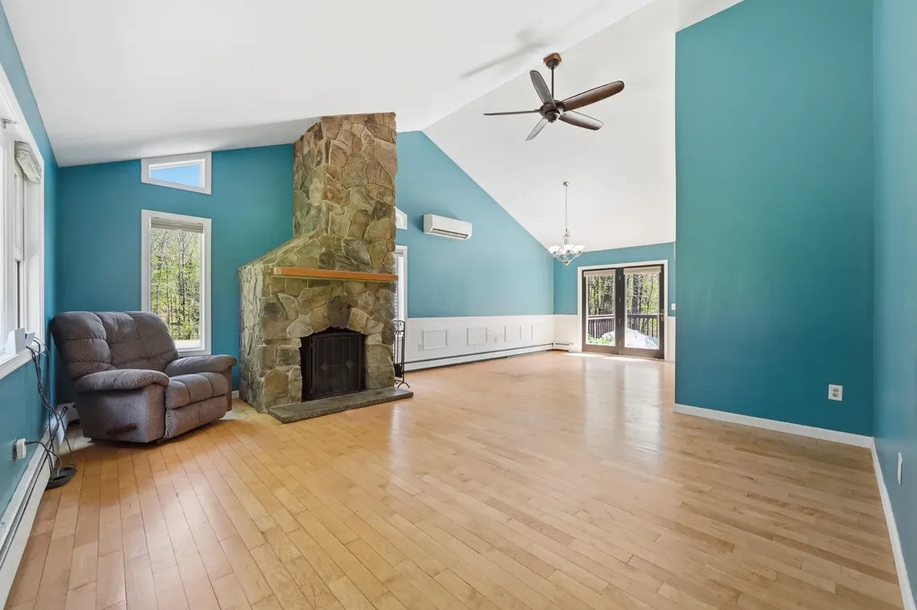 23 Cove Road Readfield ME 04355