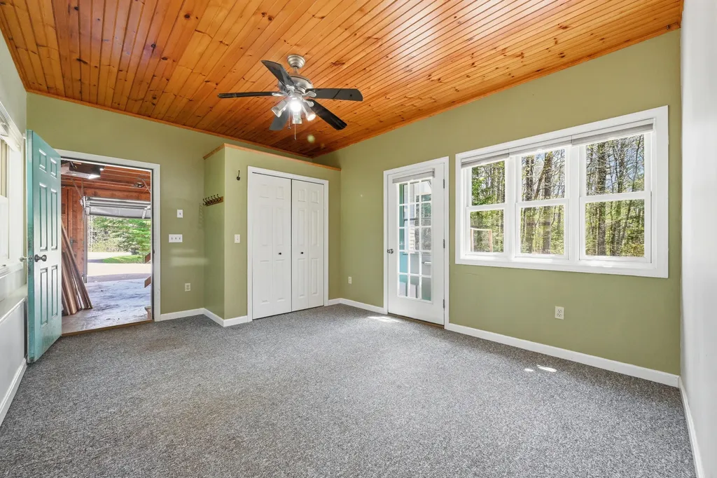 23 Cove Road Readfield ME 04355