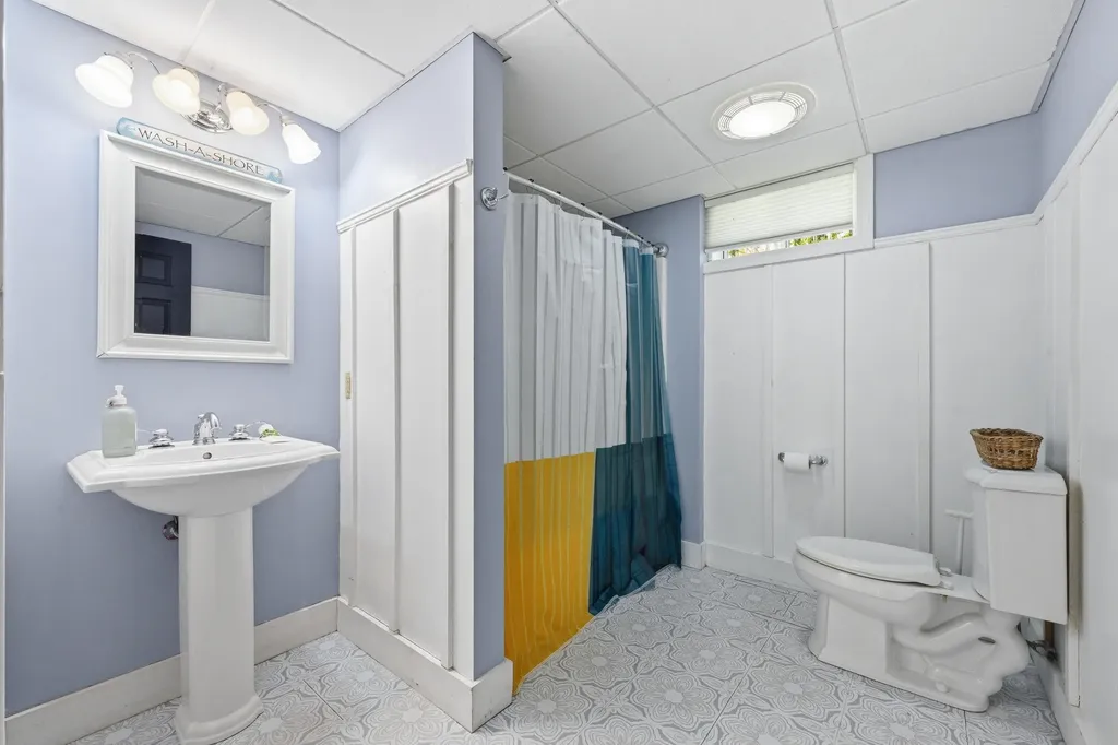 23 Cove Road Readfield ME 04355