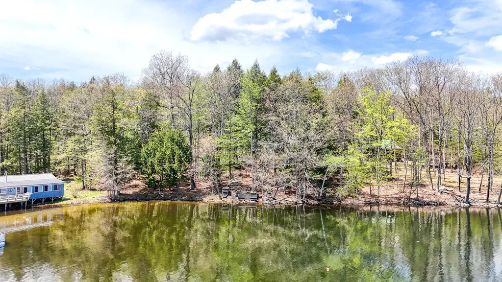 23 Cove Road Readfield ME 04355