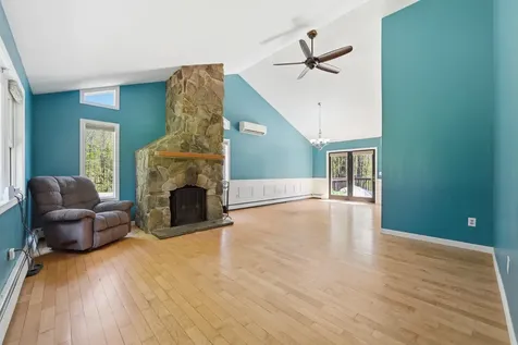 23 Cove Road Readfield ME 04355
