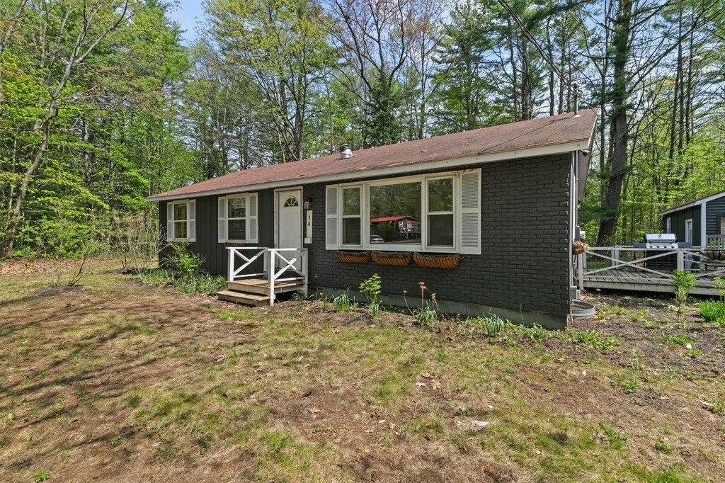 14 Balsam Lane Naples ME 04055