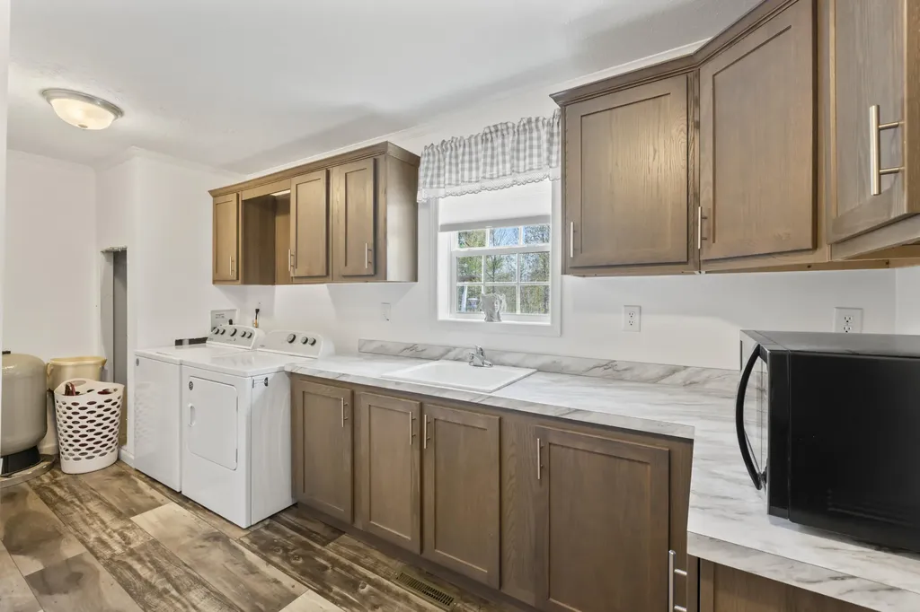 22 Bimi's Way Waterboro ME 04061