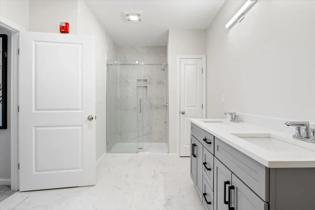 24 Regency Circle Kittery ME 03904