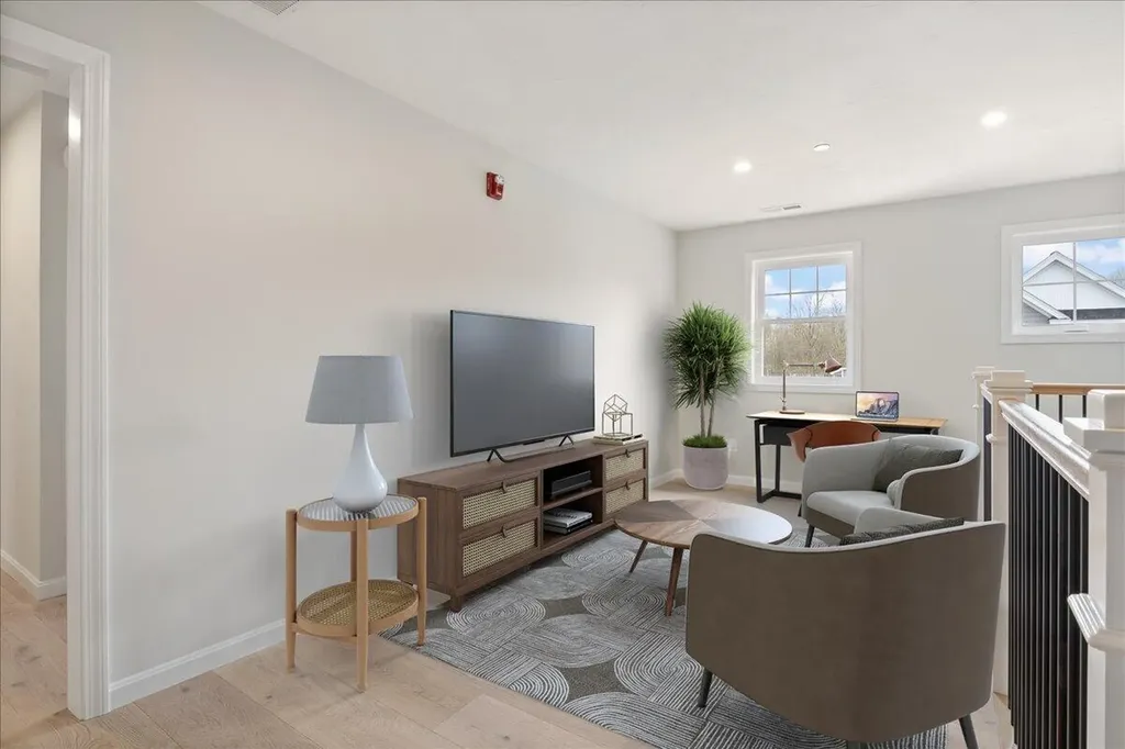 24 Regency Circle Kittery ME 03904
