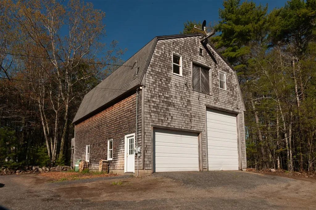 2 Mckenna Court York ME 03909