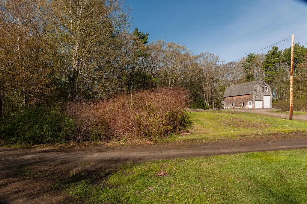 2 Mckenna Court York ME 03909