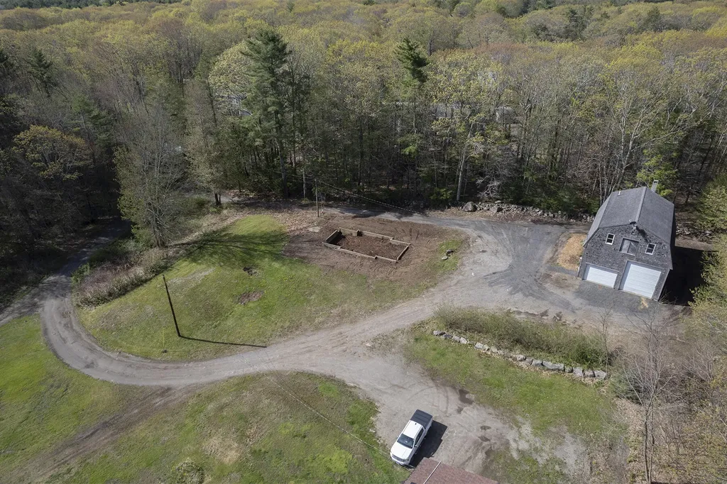 2 Mckenna Court York ME 03909