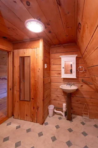 2 Mckenna Court York ME 03909