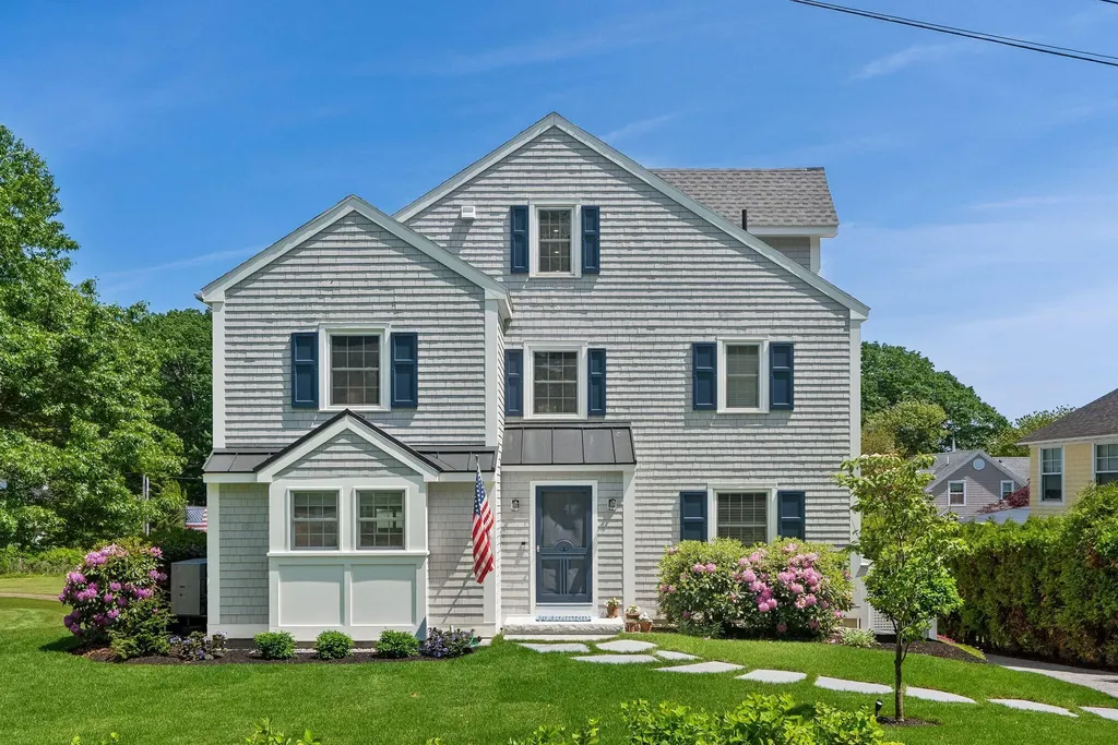 9 Oak Street Kennebunk ME 04043