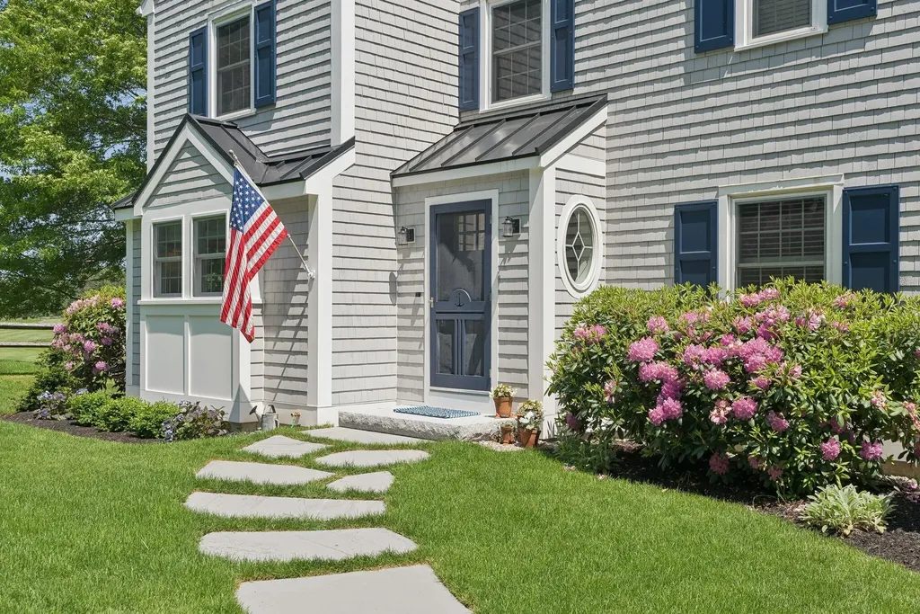 9 Oak Street Kennebunk ME 04043