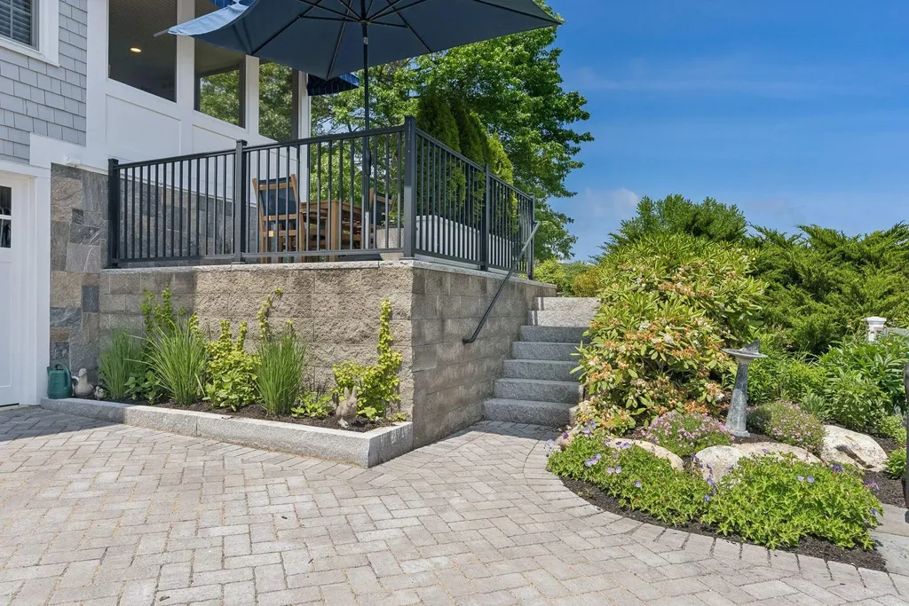 9 Oak Street Kennebunk ME 04043