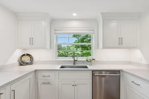 9 Oak Street Kennebunk ME 04043