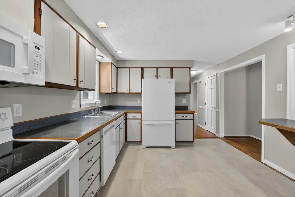 44 Winnocks Neck Road Scarborough ME 04074