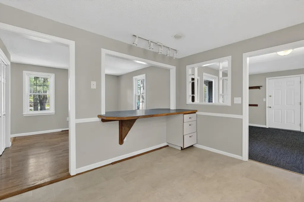 44 Winnocks Neck Road Scarborough ME 04074