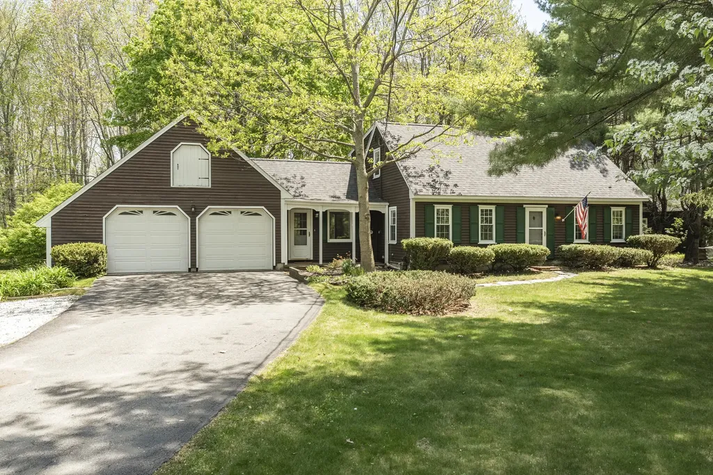 44 Winnocks Neck Road Scarborough ME 04074