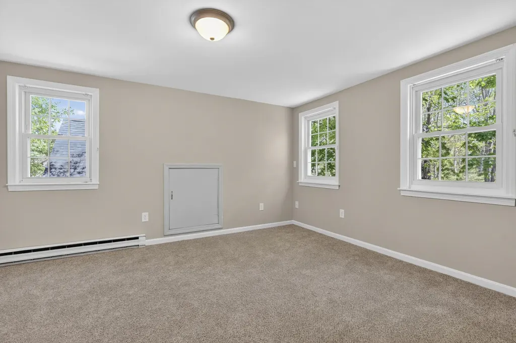 44 Winnocks Neck Road Scarborough ME 04074