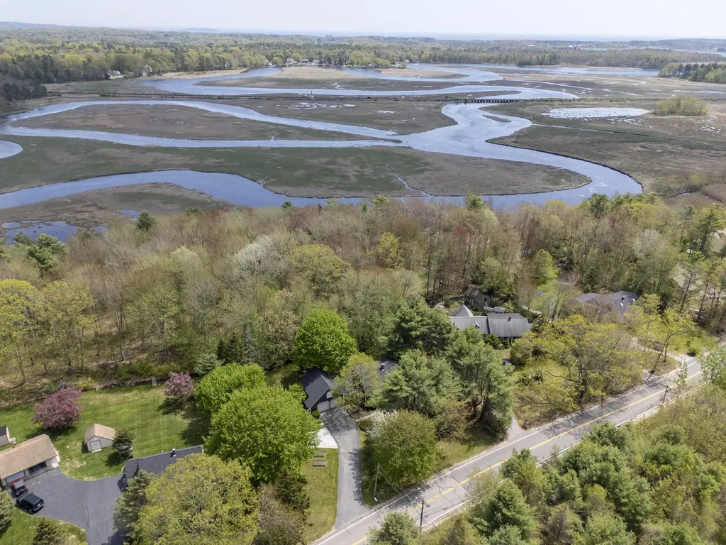 44 Winnocks Neck Road Scarborough ME 04074