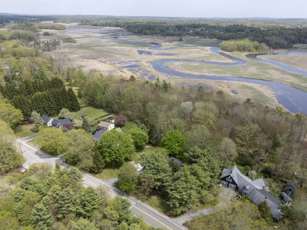 44 Winnocks Neck Road Scarborough ME 04074