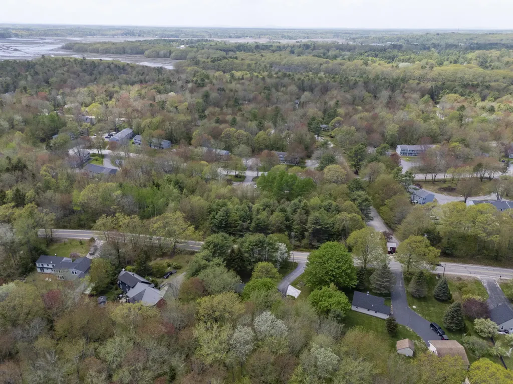 44 Winnocks Neck Road Scarborough ME 04074