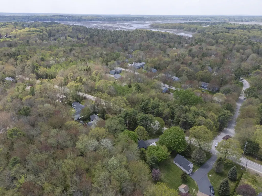 44 Winnocks Neck Road Scarborough ME 04074
