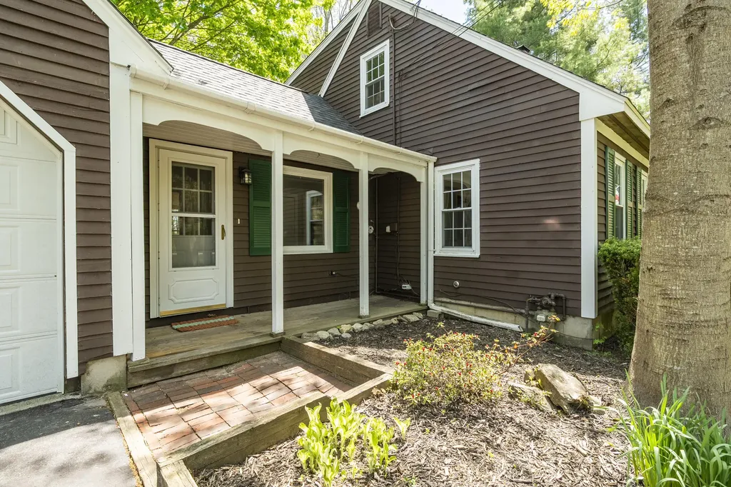 44 Winnocks Neck Road Scarborough ME 04074